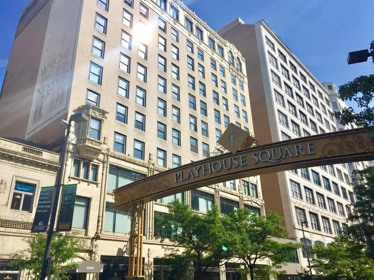 Frontdesk Huron Square Apts Downtown Cleveland Exterior foto